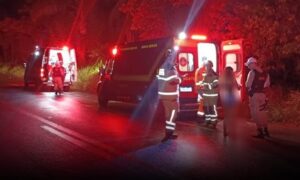 Urgente: Mulher morre atropelada por motocicleta na madrugada deste domingo, ao atravessar rodovia na região