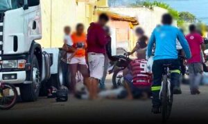 Atenção: Grave acidente entre duas motocicletas deixou condutores feridos nesta tarde em Vitória da Conquista
