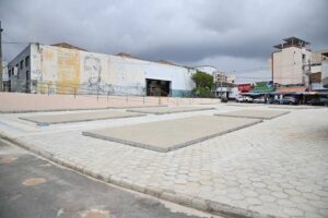 Conquista: PMVC conclui etapa de requalificação da área comercial da Praça da Bandeira e inicia realocação de camelôs