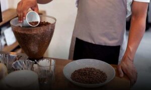 Atenção: Associação nacional de produtores alerta que não há previsão para redução do preço do café