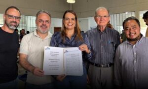 Conquista: Assinado o termo de adesão entre a PMVC e a VCA Construtora, responsável pelas obras da “Vila do Servidor”