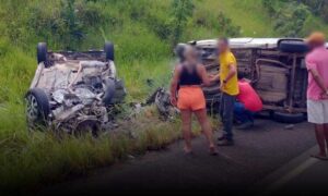 Bahia: Duas pessoas morrem em desastre entre veículos em rodovia. Policial militar é uma das vítimas fatais