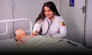 Enfermagem: Profissão essencial e com muitas oportunidades no mercado de trabalho