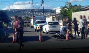 Atenção: Grave colisão entre carro e motocicleta foi registrado nesta tarde no Bairro Brasil, em Vitória da Conquista