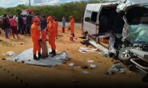 Tragédia: Identificadas as 6 mulheres que morreram no acidente entre van e caminhão. Uma criança sobreviveu