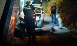 Trágico: Carro desgovernado invade calçada e mata dois moradores de rua no sul da Bahia. Uma das vítimas identificada