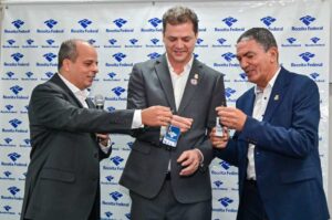 Conquista: Durante cerimônia, PMVC recebe doação de quase R$ 1 milhão em itens apreendidos pela Receita Federal