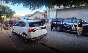 Brutal: Tio e sobrinho de 2 anos, ciganos, são assassinados dentro do carro na Bahia. Casal foi preso em flagrante