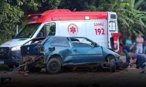 Urgente: Gravíssimo acidente entre carro e caminhonete, com vítima fatal, no início desta tarde desta quarta-feira