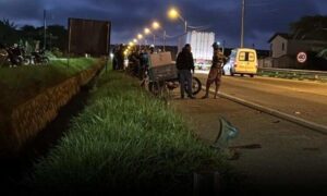 Atenção: Grave acidente com vítima nesta noite no Anel Viário, altura do bairro Miro Cairo. SAMU foi acionado