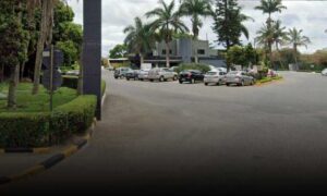 Atenção: Passageiro sofre mal súbito e morre em ponto de apoio na Av. Integração, em Vitória da Conquista
