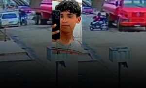 VÍDEO: Veja o momento em que Matheus e garupa são atropelados por caminhão-pipa em Planalto. Jovem morreu na hora