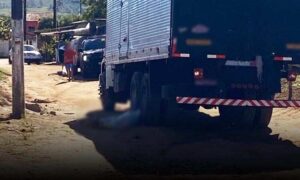 Urgente: Mulher morre atropelada por caminhão baú, nesta manhã em região próxima à Vitória da Conquista