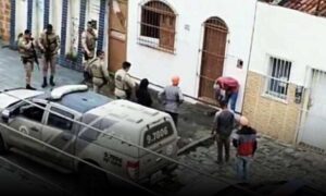 Urgente: Corpo acaba de ser encontrado em imóvel no Bairro Brasil, em Conquista. Polícia Militar e DPT estão no local