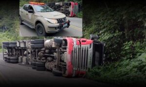 Atenção: Carreta tombou nesta segunda-feira em trecho perigoso de rodovia na região. Saiba o estado do motorista