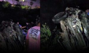 VÍDEO: Duas mulheres ficam feridas na região após carro sair da pista e capotar em ribanceira, ao lado de avenida