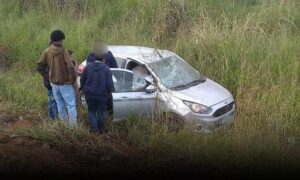 Atenção: Duas mulheres ficaram feridas após carro sair da pista em acidente na rodovia que liga Conquista à Barra do Choça