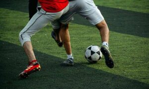 Estratégia em bola parada: Times que usam faltas e escanteios como armas principais