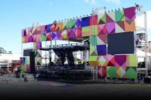 Tudo pronto! Portões do maior Arraiá da Conquista da história serão abertos às 18 horas. E vai ter ônibus de graça!