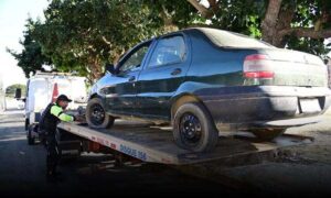 Prefeitura de Vitória da Conquista orienta população a notificar Simtrans sobre veículos abandonados em vias públicas