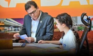 Conquista: Projeto “Alunos em Rede: Exploradores do Futuro”, de alunos de colégio particular, é apresentado ao prefeito em exercício