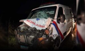 Atenção: Ambulância que saiu de Vitória da Conquista sofre grave acidente nesta noite. Novas informações