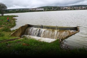 Conquista: Defesa Civil faz vistorias na Lagoa das Bateias e Cidade Serrana, e segue monitorando chuvas no município