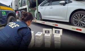 Conquista: PRF localiza 120kg de drogas escondidas em caminhão cegonha na BR-116. Carro roubado foi interceptado