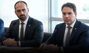 Atenção: Deputados Eduardo Bolsonaro e Alexandre Ramagem tem mandatos cassados. Inelegibilidade depende do STF