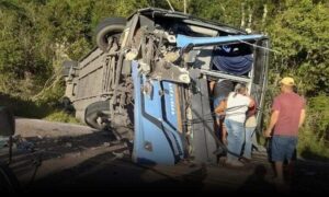 Tragédia na Chapada: Confirmados dois óbitos no desastre com ônibus da Emtram na BA-142, entre Ituaçu e Barra da Estiva