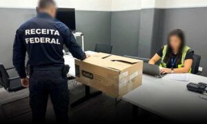 Receita Federal de Conquista apreendeu mercadorias irregulares no centro de distribuição de grande portal online