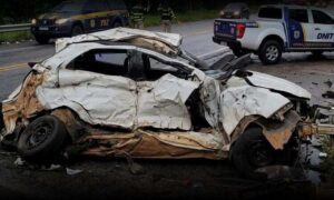 Urgente na região: Violenta colisão provocou morte da casal nesta manhã na BR-116. Novas informações