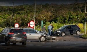 Conquista: Novas informações sobre o acidente entre carro e moto na BR-116, no acesso ao bairro Cruzeiro