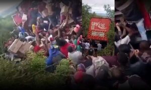 Conquista: Multidão saqueia carga de leite em pó após caminhão se acidentar na rodovia BR-116