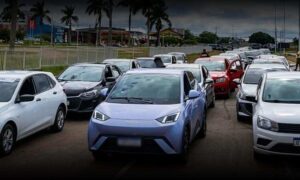 Conquista: Motoristas de aplicativo promovem carreata contra Projeto de Lei que altera regras da atividade
