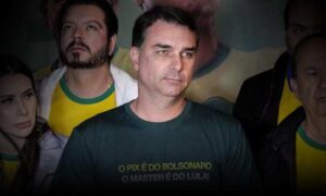 Eleições 2026: Flávio Bolsonaro diz que, se eleito, condenados do 8 de janeiro “subirão com ele a rampa do Planalto”