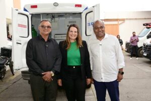 Conquista: José Gonçalves recebe nova ambulância, após articulação do deputado Samuel Júnior e do vereador Adnilson