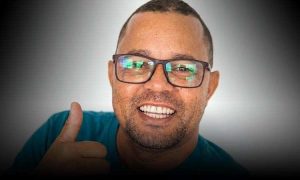 Luto em Vitória da Conquista: Familiares e amigos se despedem de Carlos Diego Santos Silva, falecido aos 38 anos