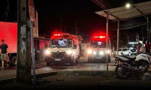 Conquista: Motociclista tem perna dilacerada em grave acidente nesta noite na Avenida Frei Benjamim